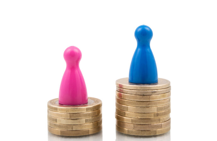 Report finds wage gap begins at graduation